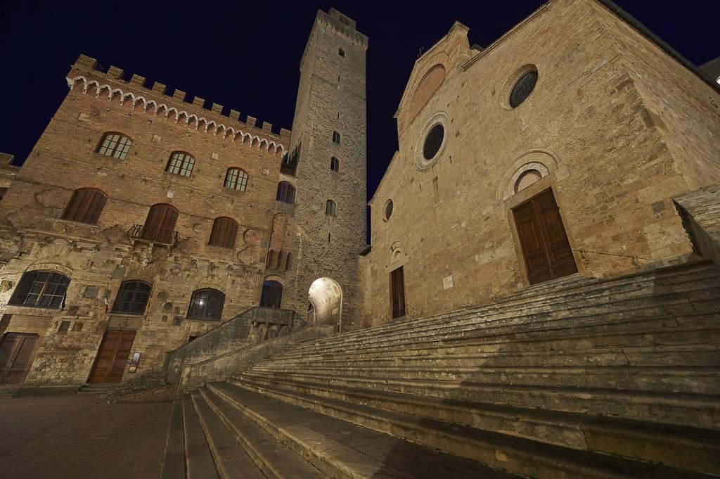 Agriturismo I Pini 圣吉米纳诺 外观 照片