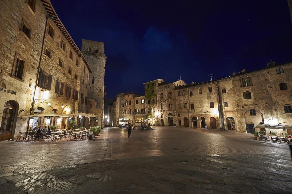 Agriturismo I Pini 圣吉米纳诺 外观 照片